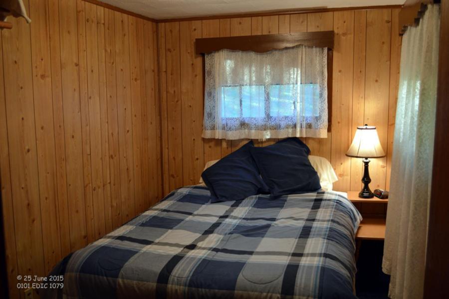Edgewater Inn & Cottages Eagle River Szoba fotó